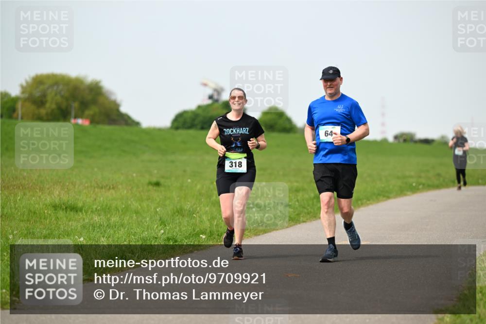 10.05.2026 - 8. Wedeler Halbmarathon Dr. Thomas Lammeyer http://msf.ph/oto/9709921 10.05.2026 12:03:56 Laufen 318 meine-sportfotos.de