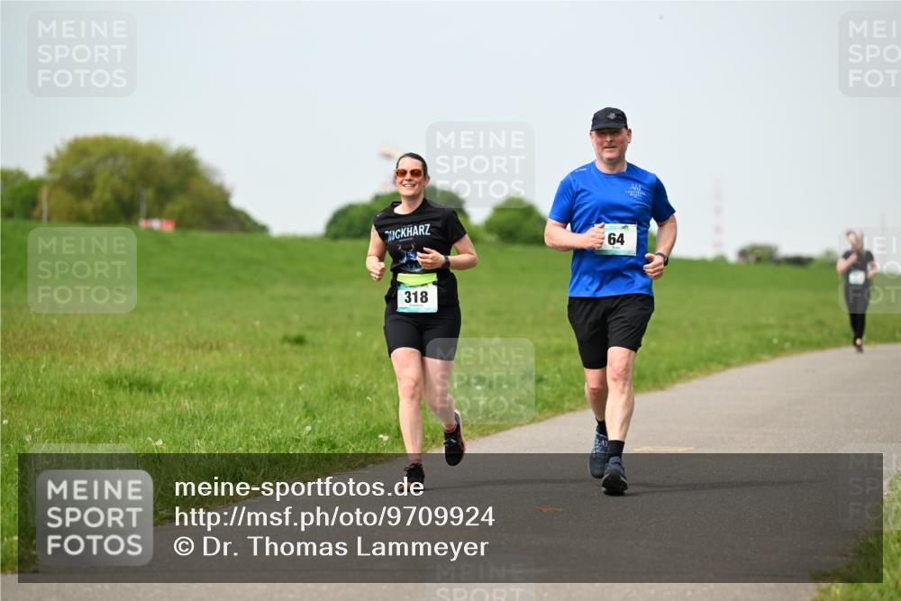 10.05.2026 - 8. Wedeler Halbmarathon Dr. Thomas Lammeyer http://msf.ph/oto/9709924 10.05.2026 12:03:57 Laufen 318 meine-sportfotos.de