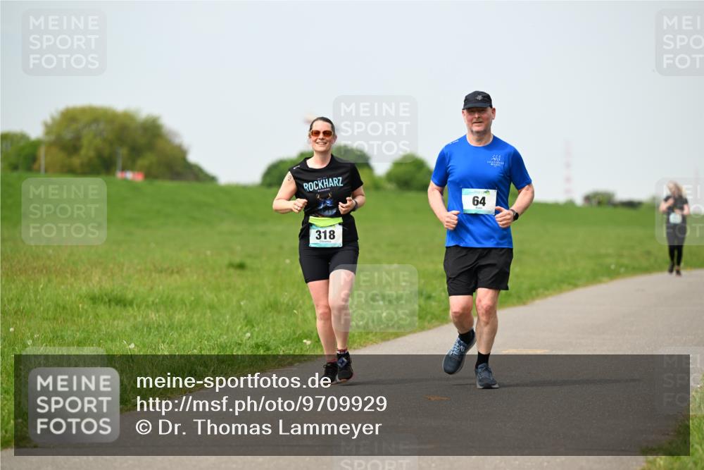 10.05.2026 - 8. Wedeler Halbmarathon Dr. Thomas Lammeyer http://msf.ph/oto/9709929 10.05.2026 12:03:57 Laufen 318 meine-sportfotos.de