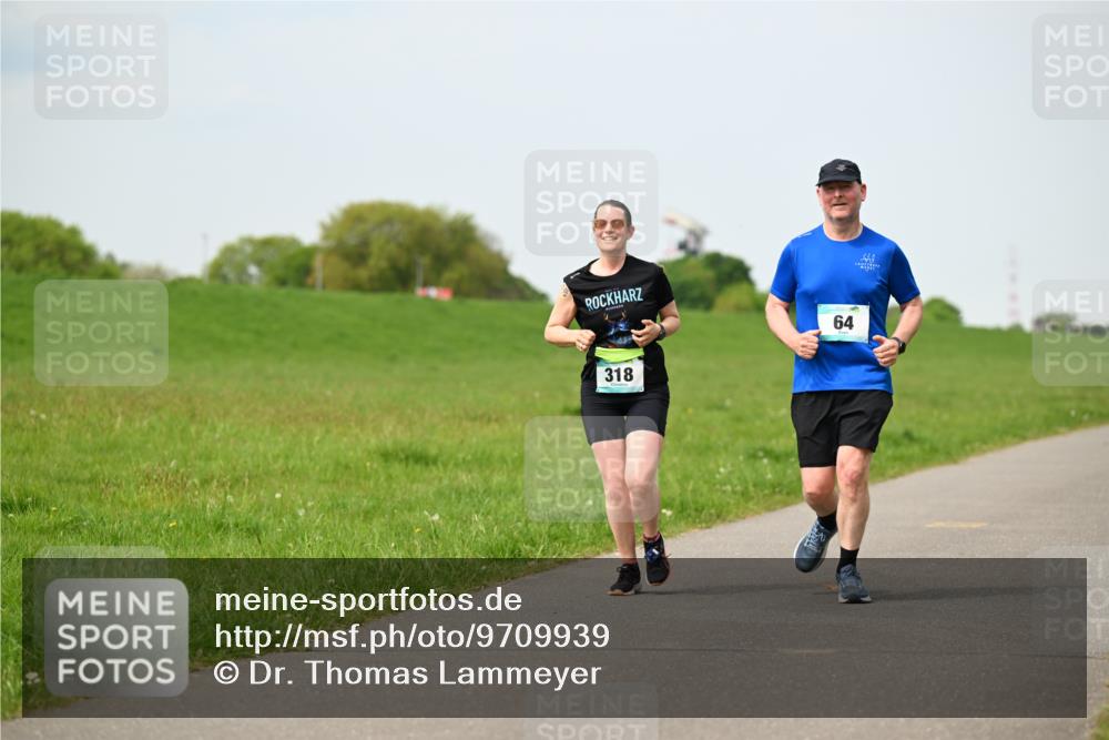 10.05.2026 - 8. Wedeler Halbmarathon Dr. Thomas Lammeyer http://msf.ph/oto/9709939 10.05.2026 12:03:57 Laufen 318 meine-sportfotos.de