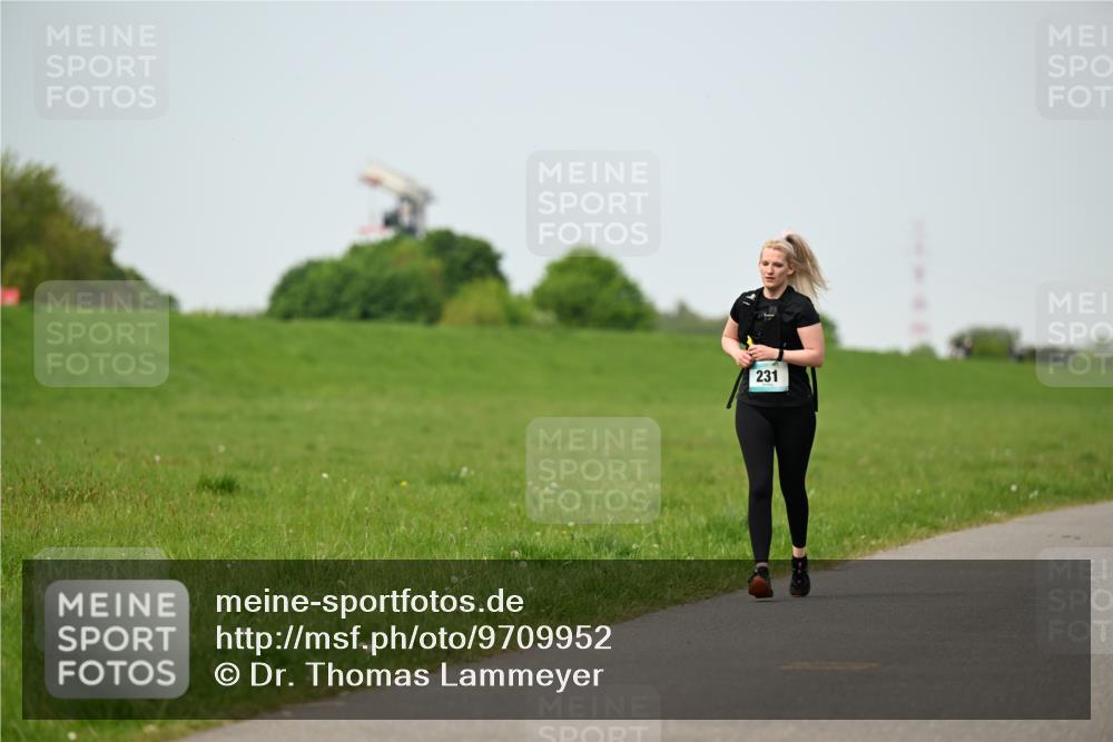 10.05.2026 - 8. Wedeler Halbmarathon Dr. Thomas Lammeyer http://msf.ph/oto/9709952 10.05.2026 12:04:05 Laufen 231 meine-sportfotos.de