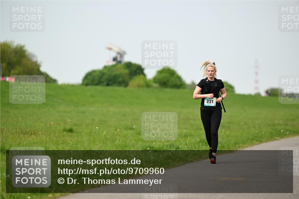 10.05.2026 - 8. Wedeler Halbmarathon Dr. Thomas Lammeyer http://msf.ph/oto/9709960 10.05.2026 12:04:05 Laufen 231 meine-sportfotos.de