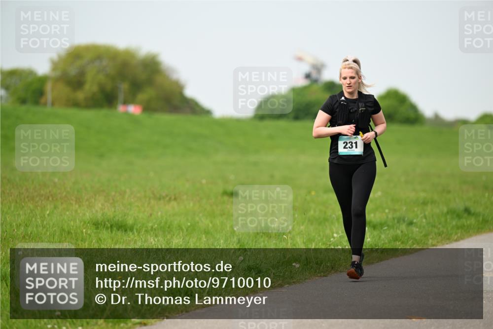 10.05.2026 - 8. Wedeler Halbmarathon Dr. Thomas Lammeyer http://msf.ph/oto/9710010 10.05.2026 12:04:08 Laufen 231 meine-sportfotos.de