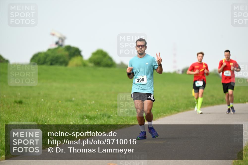10.05.2026 - 8. Wedeler Halbmarathon Dr. Thomas Lammeyer http://msf.ph/oto/9710016 10.05.2026 12:04:18 Laufen 396 meine-sportfotos.de
