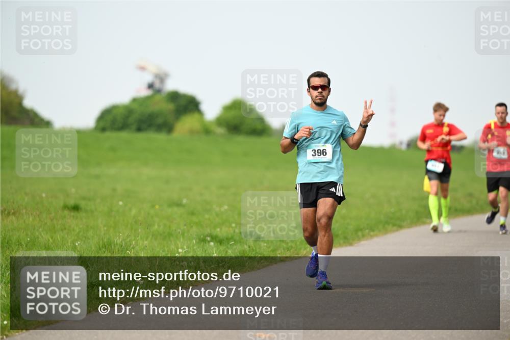 10.05.2026 - 8. Wedeler Halbmarathon Dr. Thomas Lammeyer http://msf.ph/oto/9710021 10.05.2026 12:04:18 Laufen 396 meine-sportfotos.de