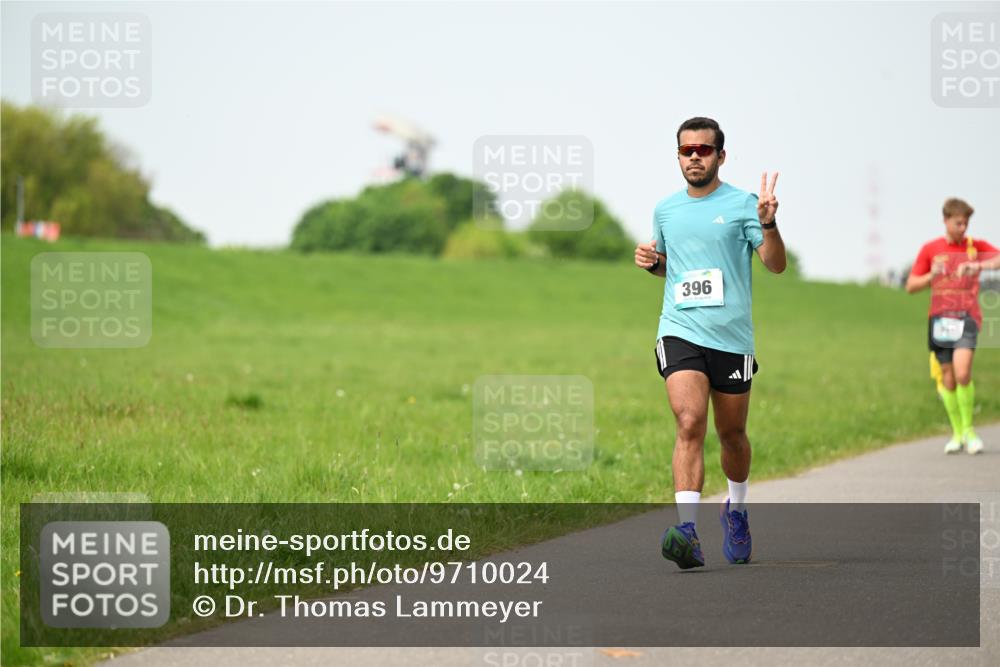 10.05.2026 - 8. Wedeler Halbmarathon Dr. Thomas Lammeyer http://msf.ph/oto/9710024 10.05.2026 12:04:19 Laufen 396 meine-sportfotos.de