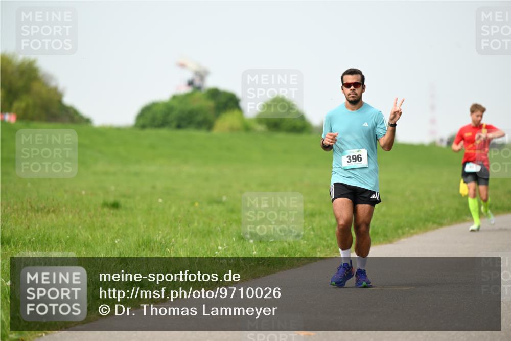 10.05.2026 - 8. Wedeler Halbmarathon Dr. Thomas Lammeyer http://msf.ph/oto/9710026 10.05.2026 12:04:18 Laufen 396 meine-sportfotos.de