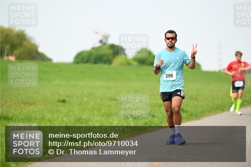 10.05.2026 - 8. Wedeler Halbmarathon Dr. Thomas Lammeyer http://msf.ph/oto/9710034 10.05.2026 12:04:19 Laufen 396 meine-sportfotos.de