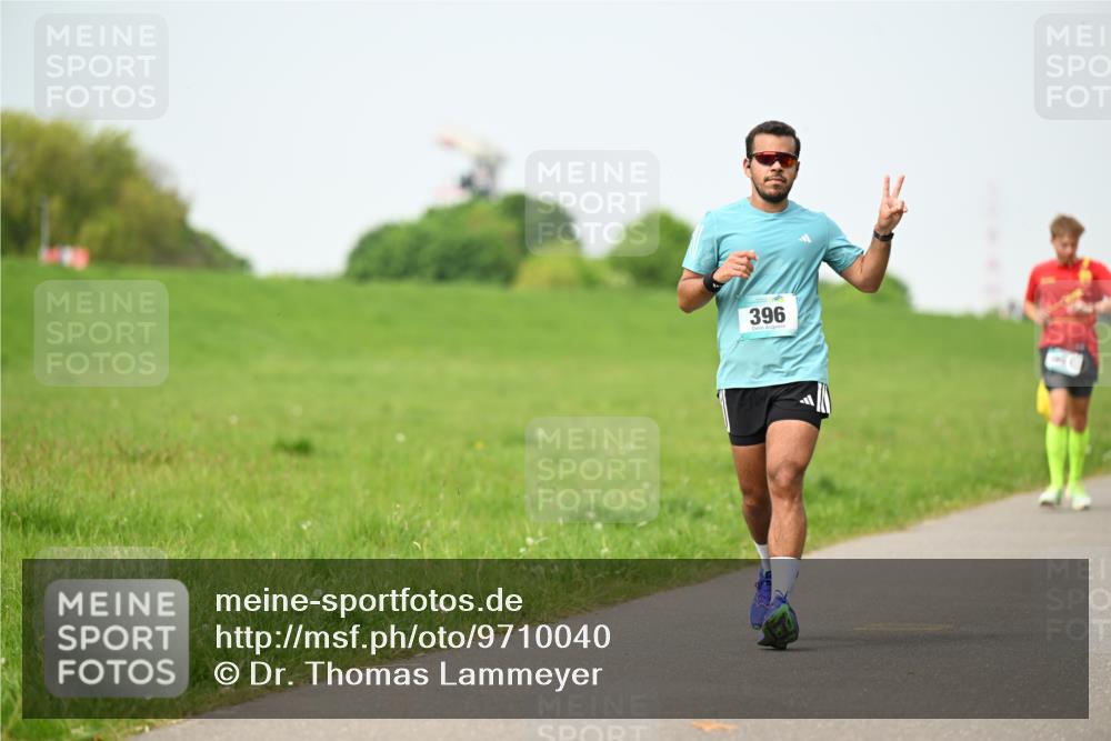 10.05.2026 - 8. Wedeler Halbmarathon Dr. Thomas Lammeyer http://msf.ph/oto/9710040 10.05.2026 12:04:19 Laufen 396 meine-sportfotos.de