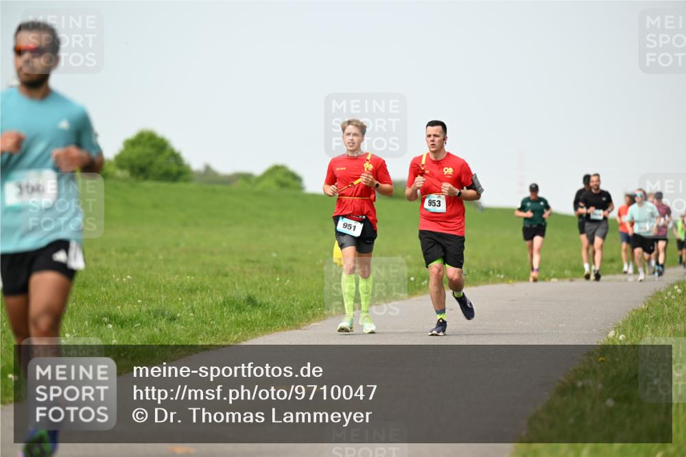 10.05.2026 - 8. Wedeler Halbmarathon Dr. Thomas Lammeyer http://msf.ph/oto/9710047 10.05.2026 12:04:21 Laufen 396, 951, 953 meine-sportfotos.de