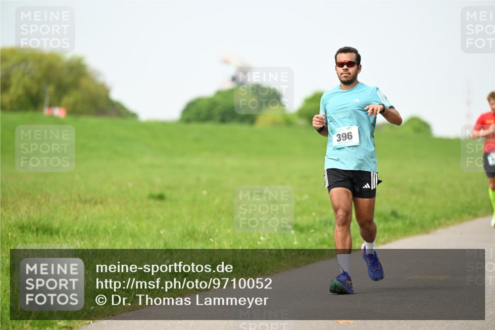 10.05.2026 - 8. Wedeler Halbmarathon Dr. Thomas Lammeyer http://msf.ph/oto/9710052 10.05.2026 12:04:19 Laufen 396 meine-sportfotos.de