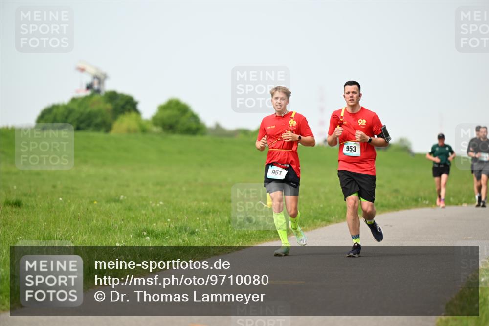 10.05.2026 - 8. Wedeler Halbmarathon Dr. Thomas Lammeyer http://msf.ph/oto/9710080 10.05.2026 12:04:23 Laufen 951, 953 meine-sportfotos.de