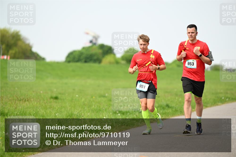 10.05.2026 - 8. Wedeler Halbmarathon Dr. Thomas Lammeyer http://msf.ph/oto/9710119 10.05.2026 12:04:25 Laufen 951, 953 meine-sportfotos.de