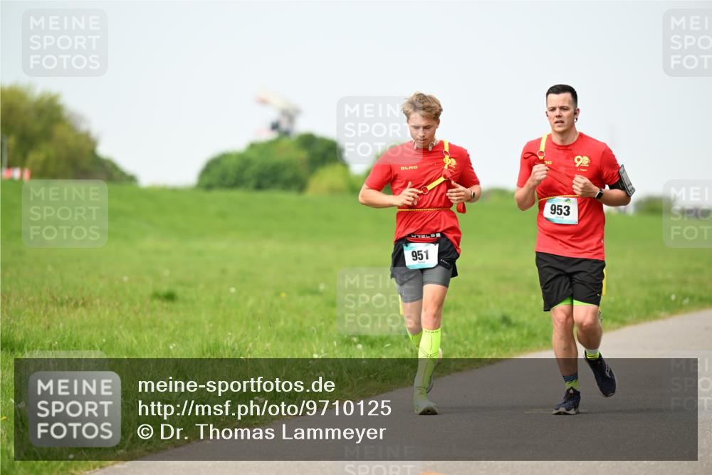 10.05.2026 - 8. Wedeler Halbmarathon Dr. Thomas Lammeyer http://msf.ph/oto/9710125 10.05.2026 12:04:25 Laufen 951, 953 meine-sportfotos.de