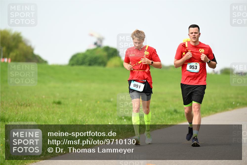 10.05.2026 - 8. Wedeler Halbmarathon Dr. Thomas Lammeyer http://msf.ph/oto/9710130 10.05.2026 12:04:25 Laufen 951, 953 meine-sportfotos.de
