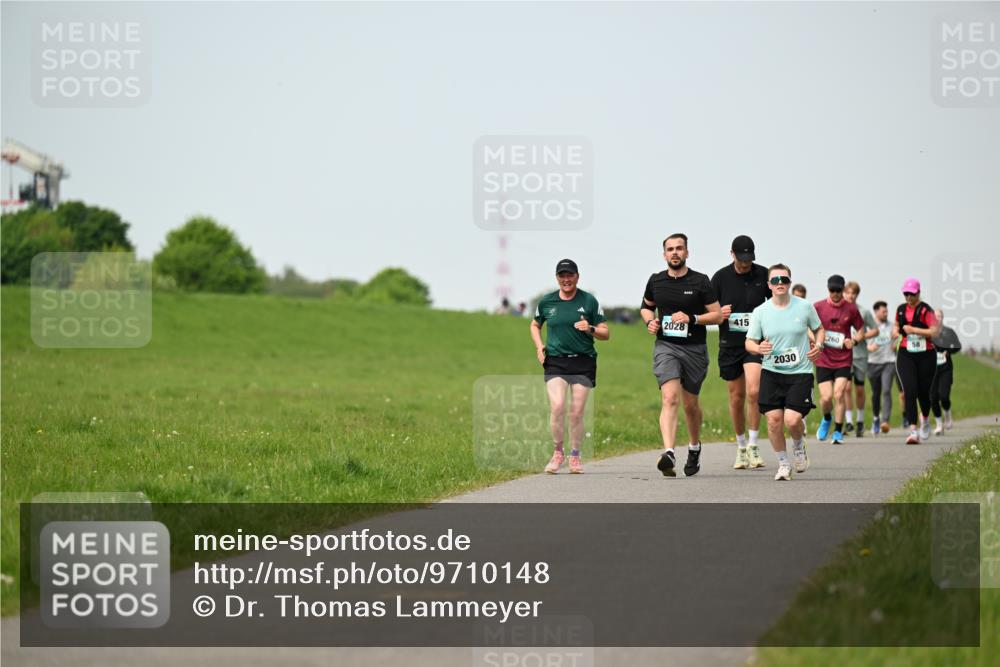 10.05.2026 - 8. Wedeler Halbmarathon Dr. Thomas Lammeyer http://msf.ph/oto/9710148 10.05.2026 12:04:30 Laufen 2028, 415, 2030, 260 meine-sportfotos.de
