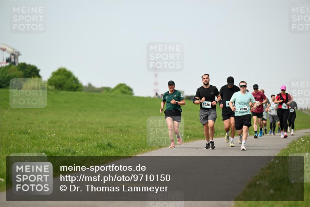 10.05.2026 - 8. Wedeler Halbmarathon Dr. Thomas Lammeyer http://msf.ph/oto/9710150 10.05.2026 12:04:30 Laufen 2028, 2030 meine-sportfotos.de