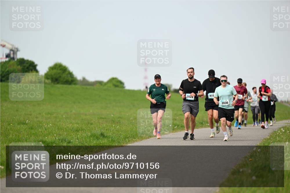 10.05.2026 - 8. Wedeler Halbmarathon Dr. Thomas Lammeyer http://msf.ph/oto/9710156 10.05.2026 12:04:31 Laufen 2028, 415, 2030 meine-sportfotos.de