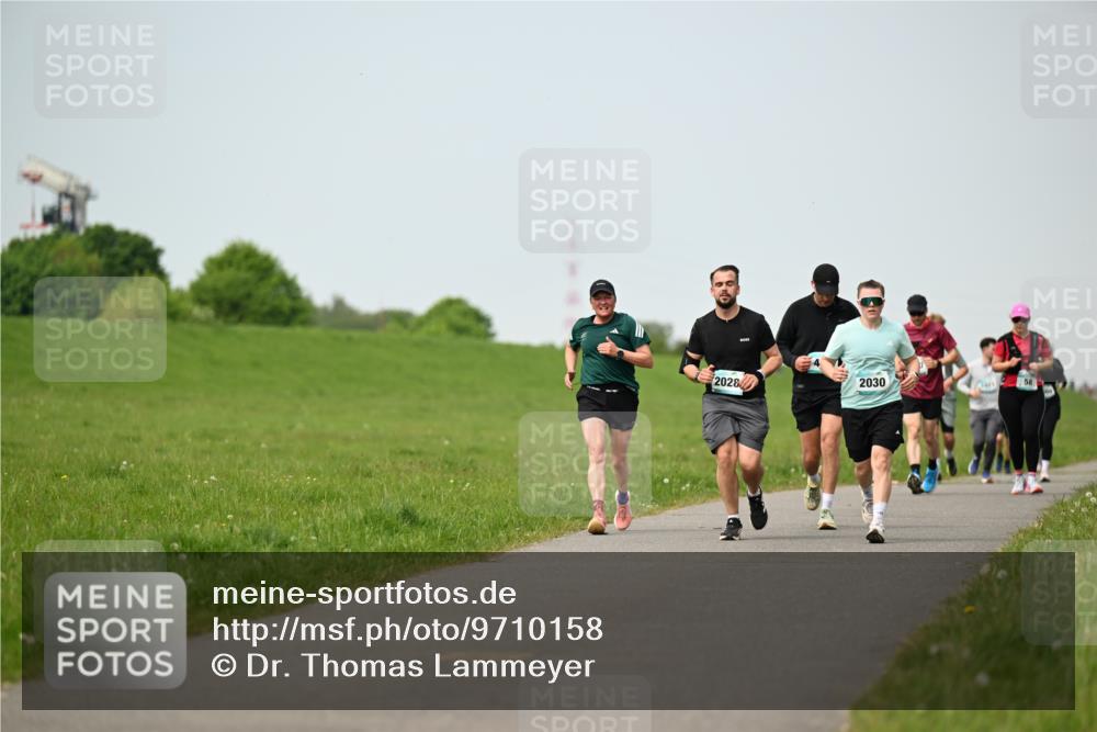 10.05.2026 - 8. Wedeler Halbmarathon Dr. Thomas Lammeyer http://msf.ph/oto/9710158 10.05.2026 12:04:31 Laufen 2028, 2030 meine-sportfotos.de