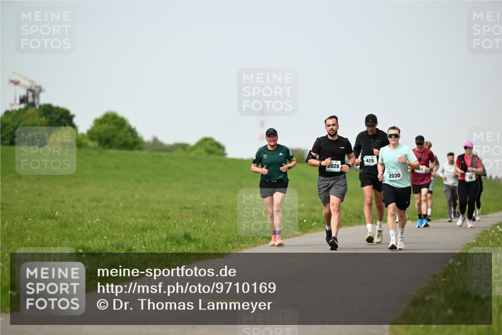 10.05.2026 - 8. Wedeler Halbmarathon Dr. Thomas Lammeyer http://msf.ph/oto/9710169 10.05.2026 12:04:31 Laufen 415, 2028, 2030 meine-sportfotos.de