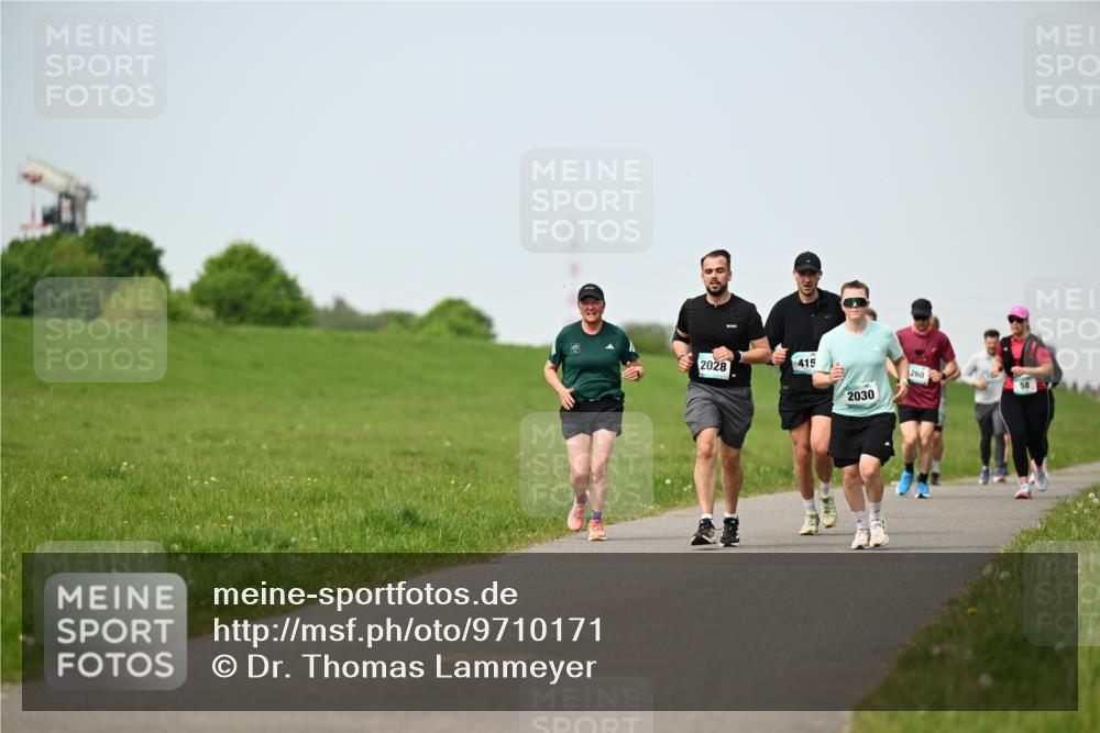 10.05.2026 - 8. Wedeler Halbmarathon Dr. Thomas Lammeyer http://msf.ph/oto/9710171 10.05.2026 12:04:31 Laufen 2028, 415, 2030, 260 meine-sportfotos.de