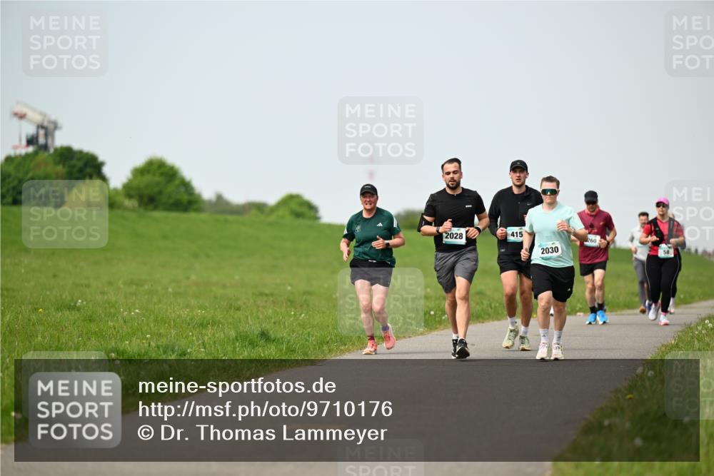 10.05.2026 - 8. Wedeler Halbmarathon Dr. Thomas Lammeyer http://msf.ph/oto/9710176 10.05.2026 12:04:32 Laufen 2028, 415, 2030, 260 meine-sportfotos.de