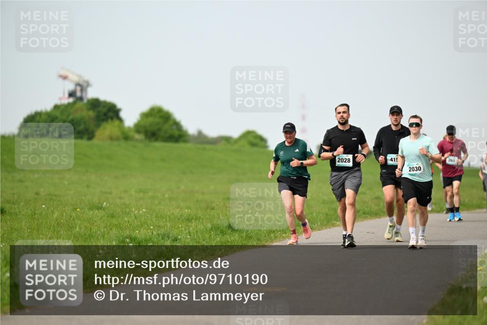 10.05.2026 - 8. Wedeler Halbmarathon Dr. Thomas Lammeyer http://msf.ph/oto/9710190 10.05.2026 12:04:33 Laufen 2028, 415, 2030, 2602 meine-sportfotos.de
