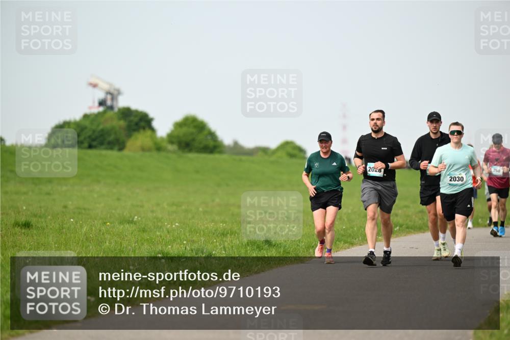 10.05.2026 - 8. Wedeler Halbmarathon Dr. Thomas Lammeyer http://msf.ph/oto/9710193 10.05.2026 12:04:33 Laufen 2028, 2030, 260 meine-sportfotos.de