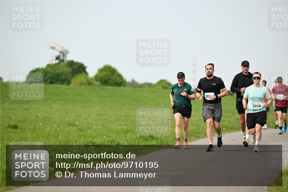 10.05.2026 - 8. Wedeler Halbmarathon Dr. Thomas Lammeyer http://msf.ph/oto/9710195 10.05.2026 12:04:33 Laufen 202, 2030, 260 meine-sportfotos.de