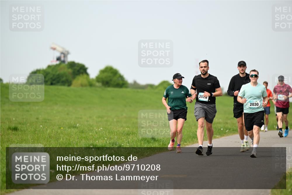 10.05.2026 - 8. Wedeler Halbmarathon Dr. Thomas Lammeyer http://msf.ph/oto/9710208 10.05.2026 12:04:34 Laufen 202, 2030, 260 meine-sportfotos.de
