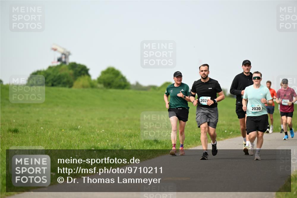 10.05.2026 - 8. Wedeler Halbmarathon Dr. Thomas Lammeyer http://msf.ph/oto/9710211 10.05.2026 12:04:34 Laufen 2022, 2030, 260 meine-sportfotos.de