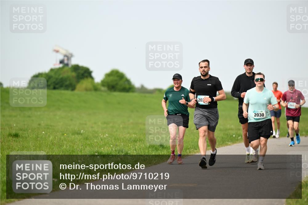 10.05.2026 - 8. Wedeler Halbmarathon Dr. Thomas Lammeyer http://msf.ph/oto/9710219 10.05.2026 12:04:35 Laufen 2030, 260 meine-sportfotos.de