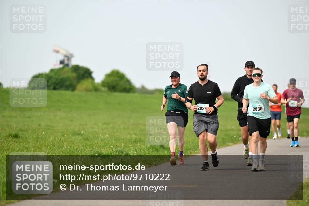10.05.2026 - 8. Wedeler Halbmarathon Dr. Thomas Lammeyer http://msf.ph/oto/9710222 10.05.2026 12:04:35 Laufen 2028, 2030, 260 meine-sportfotos.de