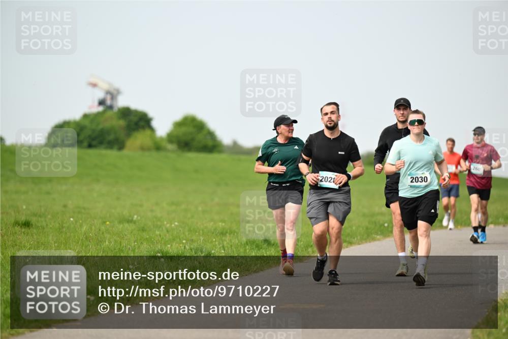 10.05.2026 - 8. Wedeler Halbmarathon Dr. Thomas Lammeyer http://msf.ph/oto/9710227 10.05.2026 12:04:35 Laufen 202, 2030, 260 meine-sportfotos.de