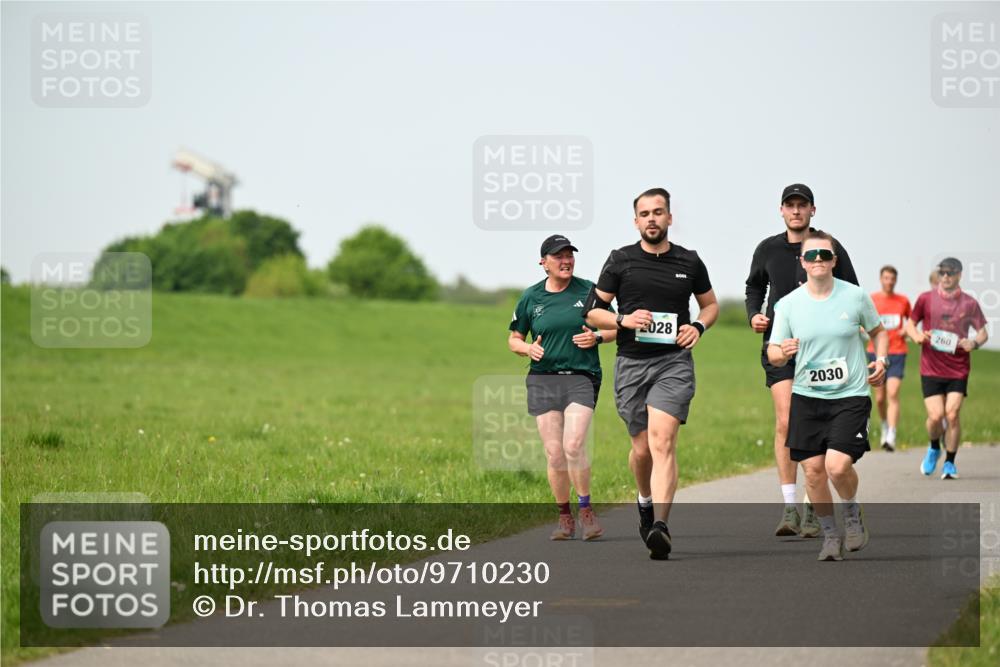 10.05.2026 - 8. Wedeler Halbmarathon Dr. Thomas Lammeyer http://msf.ph/oto/9710230 10.05.2026 12:04:35 Laufen 028, 2030, 260 meine-sportfotos.de
