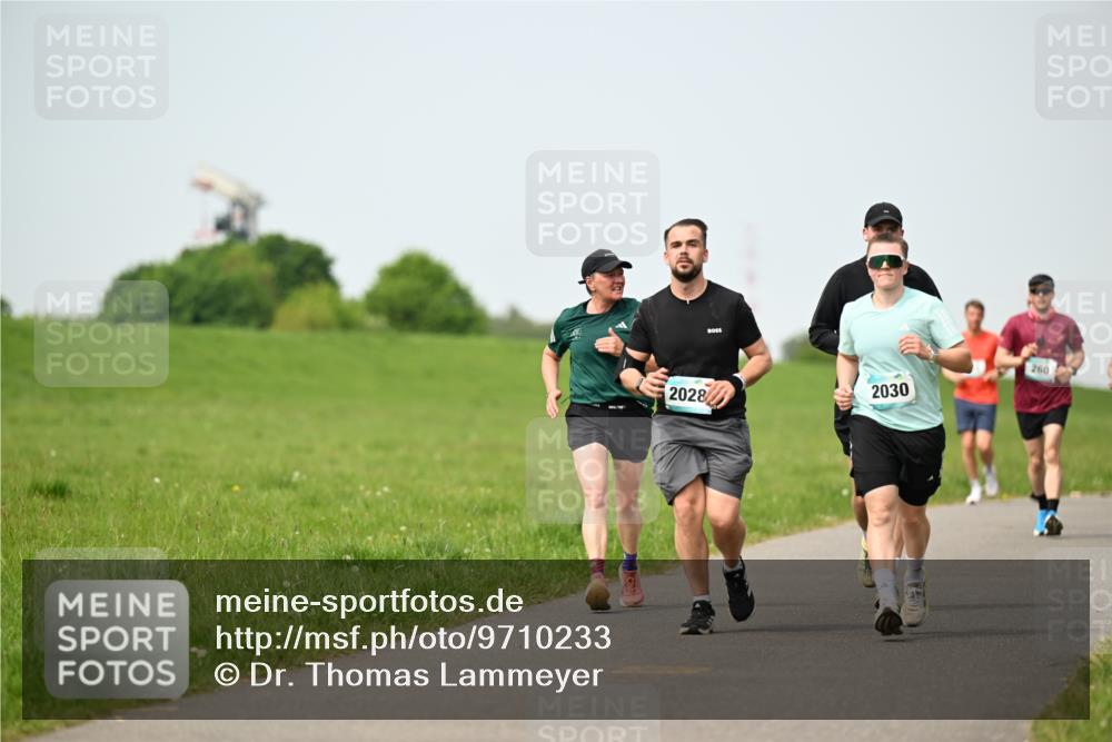 10.05.2026 - 8. Wedeler Halbmarathon Dr. Thomas Lammeyer http://msf.ph/oto/9710233 10.05.2026 12:04:35 Laufen 2028, 2030, 260 meine-sportfotos.de