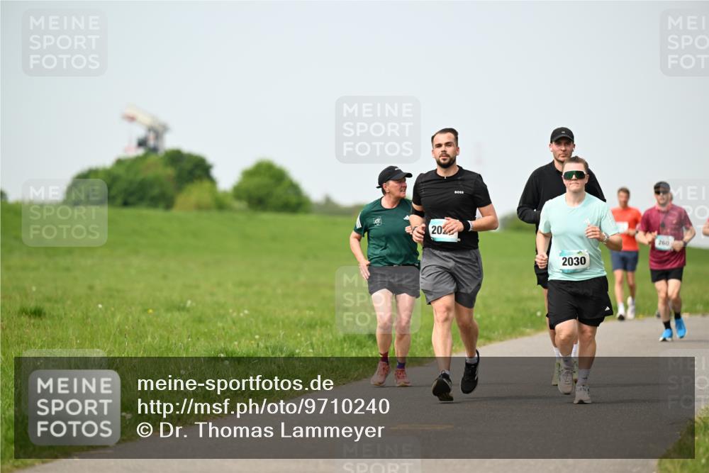 10.05.2026 - 8. Wedeler Halbmarathon Dr. Thomas Lammeyer http://msf.ph/oto/9710240 10.05.2026 12:04:35 Laufen 2030, 260 meine-sportfotos.de