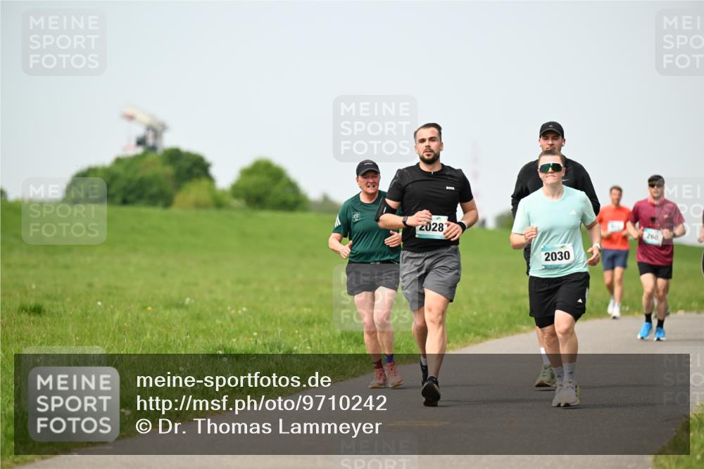 10.05.2026 - 8. Wedeler Halbmarathon Dr. Thomas Lammeyer http://msf.ph/oto/9710242 10.05.2026 12:04:36 Laufen 2028, 2030, 260 meine-sportfotos.de