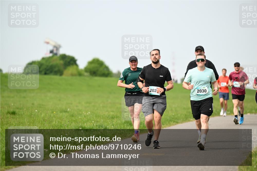 10.05.2026 - 8. Wedeler Halbmarathon Dr. Thomas Lammeyer http://msf.ph/oto/9710246 10.05.2026 12:04:36 Laufen 202, 2030, 260 meine-sportfotos.de