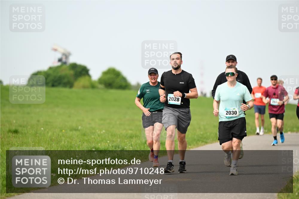 10.05.2026 - 8. Wedeler Halbmarathon Dr. Thomas Lammeyer http://msf.ph/oto/9710248 10.05.2026 12:04:36 Laufen 2030, 260 meine-sportfotos.de
