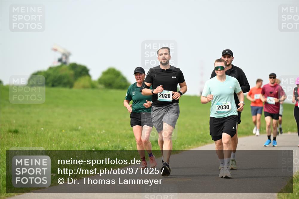 10.05.2026 - 8. Wedeler Halbmarathon Dr. Thomas Lammeyer http://msf.ph/oto/9710257 10.05.2026 12:04:36 Laufen 2028, 2030, 260 meine-sportfotos.de