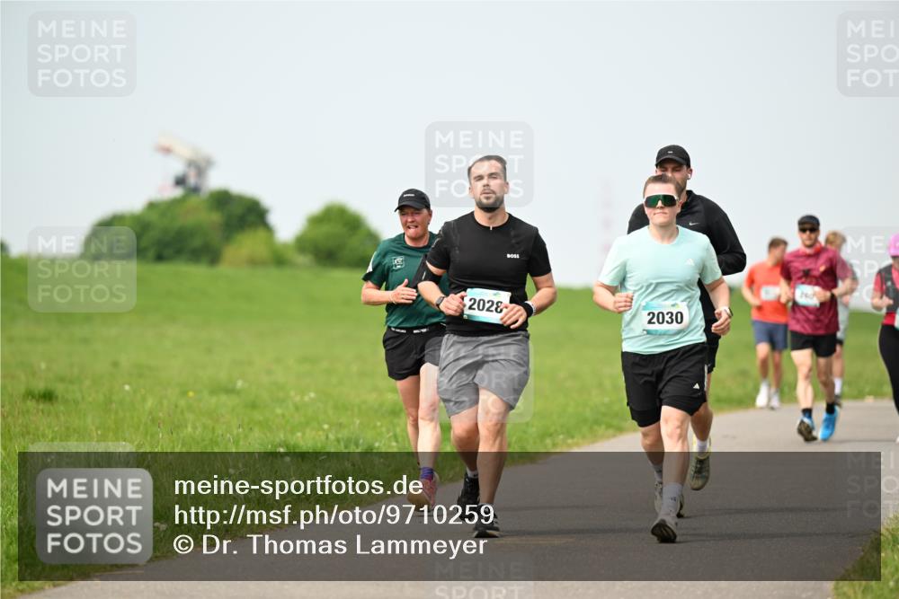 10.05.2026 - 8. Wedeler Halbmarathon Dr. Thomas Lammeyer http://msf.ph/oto/9710259 10.05.2026 12:04:37 Laufen 2028, 2030 meine-sportfotos.de