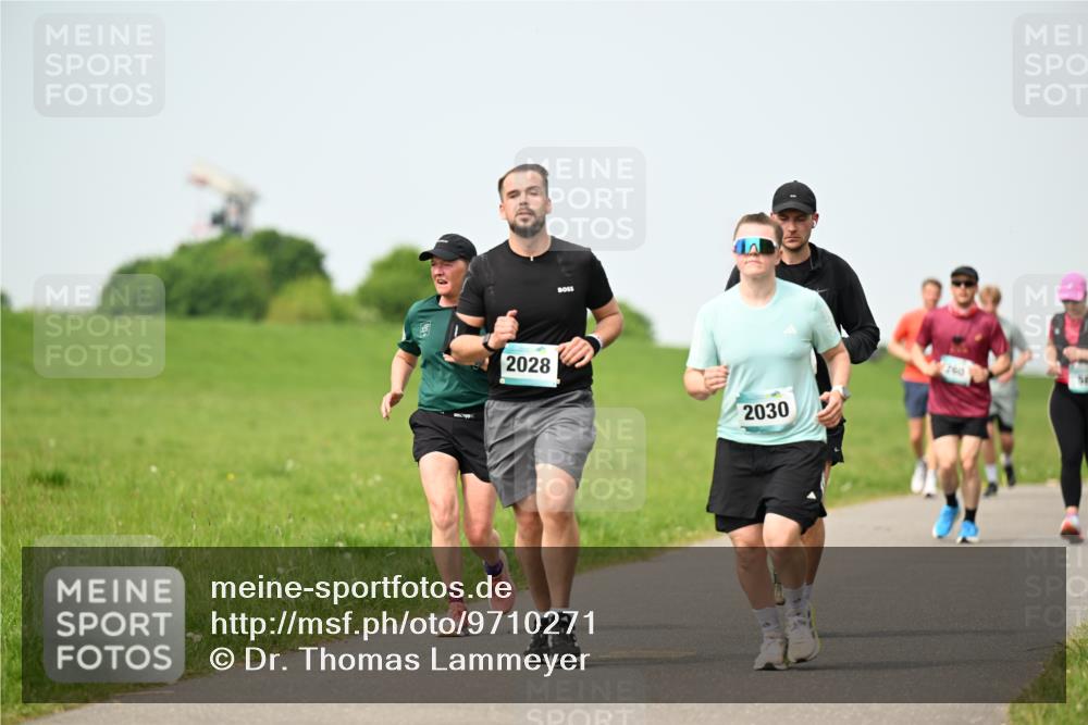 10.05.2026 - 8. Wedeler Halbmarathon Dr. Thomas Lammeyer http://msf.ph/oto/9710271 10.05.2026 12:04:37 Laufen 2028, 2030, 790 meine-sportfotos.de