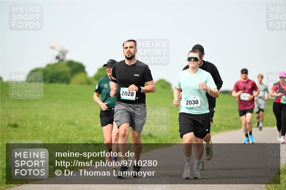 10.05.2026 - 8. Wedeler Halbmarathon Dr. Thomas Lammeyer http://msf.ph/oto/9710280 10.05.2026 12:04:38 Laufen 2028, 2030 meine-sportfotos.de