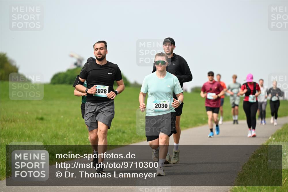 10.05.2026 - 8. Wedeler Halbmarathon Dr. Thomas Lammeyer http://msf.ph/oto/9710300 10.05.2026 12:04:39 Laufen 2028, 2030 meine-sportfotos.de