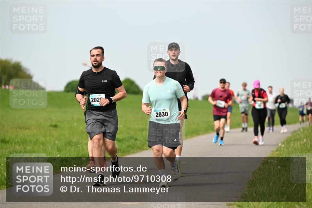 10.05.2026 - 8. Wedeler Halbmarathon Dr. Thomas Lammeyer http://msf.ph/oto/9710308 10.05.2026 12:04:39 Laufen 2022, 2030 meine-sportfotos.de
