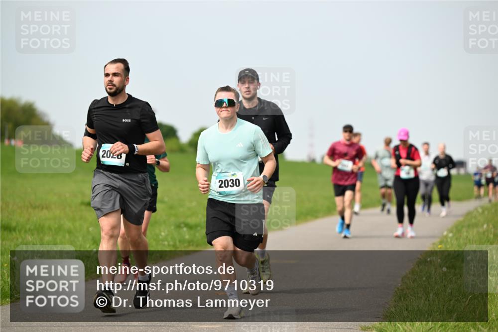 10.05.2026 - 8. Wedeler Halbmarathon Dr. Thomas Lammeyer http://msf.ph/oto/9710319 10.05.2026 12:04:40 Laufen 2026, 2030 meine-sportfotos.de