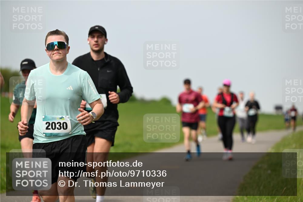 10.05.2026 - 8. Wedeler Halbmarathon Dr. Thomas Lammeyer http://msf.ph/oto/9710336 10.05.2026 12:04:42 Laufen 2030 meine-sportfotos.de