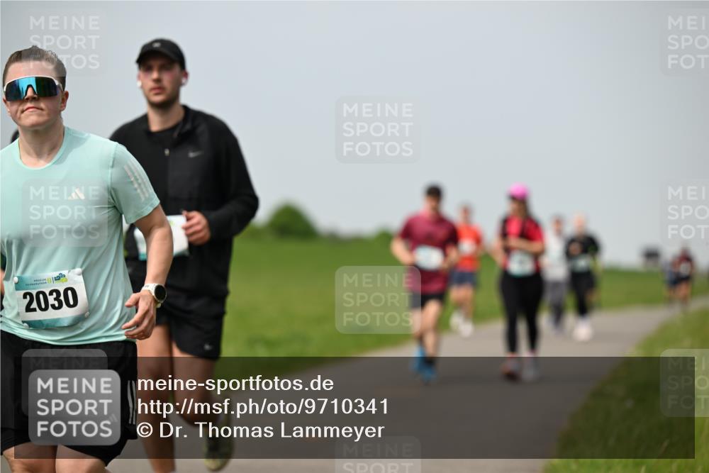 10.05.2026 - 8. Wedeler Halbmarathon Dr. Thomas Lammeyer http://msf.ph/oto/9710341 10.05.2026 12:04:42 Laufen 2030 meine-sportfotos.de