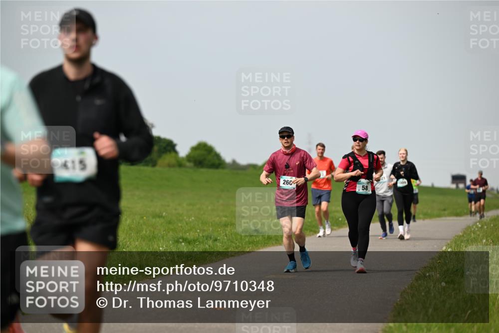 10.05.2026 - 8. Wedeler Halbmarathon Dr. Thomas Lammeyer http://msf.ph/oto/9710348 10.05.2026 12:04:43 Laufen 415, 195, 260, 1009 meine-sportfotos.de